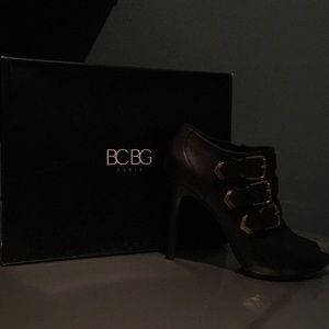 BCBG Paris Open-Toe Stiletto Bootie Size 7.5B